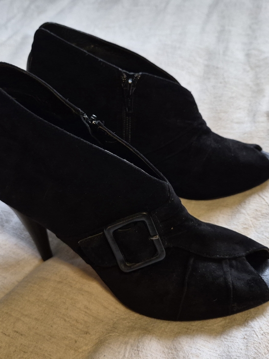 Vero Cuoio Shoes - Women’s Black Suede Peep Toe Ankle Booties with Buckle